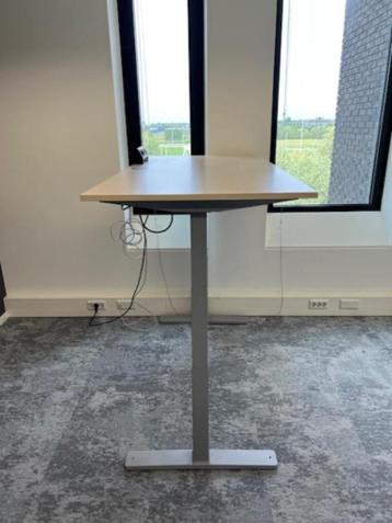 Kinnarps Zit-sta bureau met BachMann stopcontact, 6 stuks - afbeelding 6