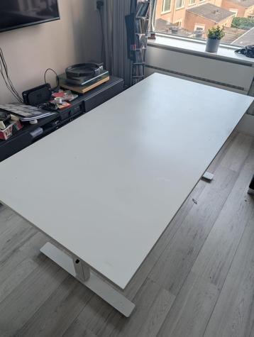 Ikea Skarsta/Trotten zit/sta bureau beschikbaar voor biedingen