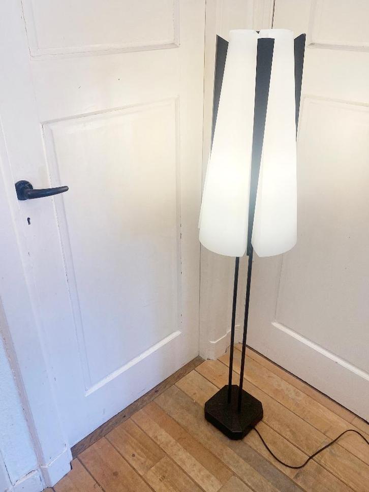 Vistofta vintage IKEA 80s vloerlamp van Gunner Jensen, Huis en Inrichting, Lampen | Vloerlampen, Zo goed als nieuw, 100 tot 150 cm