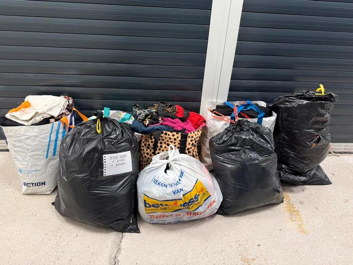 Grote partij tweedehands merkkleding ong 150 st VASTE PRIJS, Kleding | Dames, Dames-kledingpakketten, Zo goed als nieuw, Maat 38/40 (M)