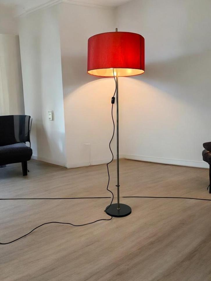 Vintage oranje rode seventies staanlamp  / vloerlamp, Antiek en Kunst, Antiek | Lampen, Ophalen