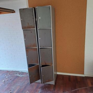 2 lockerkasten metaal beschikbaar voor biedingen