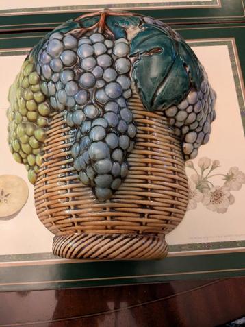 Goebel porseleinen fruit basket beschikbaar voor biedingen