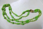 Vintage groene kralen ketting met mooi slotje: glas + hout, Sieraden, Tassen en Uiterlijk, Antieke sieraden, Ophalen of Verzenden