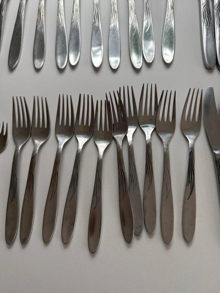 Gero Zilmeta Bestekset 520 met vlam reliëf, Huis en Inrichting, Keuken | Bestek, Gebruikt, Bestekset, Rvs of Chroom, Vaatwasserbestendig
