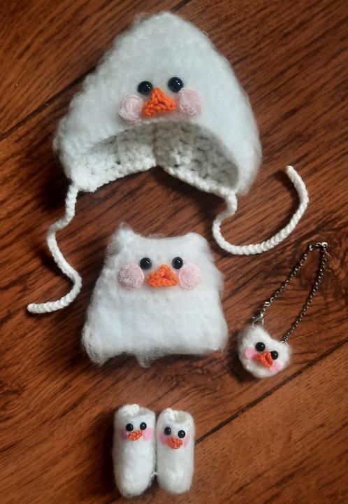 4 dlg angora wol kleding setje kuikentje, bjd 1/8, pukifee, Verzamelen, Poppen, Nieuw, Kleertjes, Ophalen of Verzenden