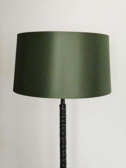 Twee prachtige grote groene lampenkappen, Huis en Inrichting, Lampen | Vloerlampen, Zo goed als nieuw, Minder dan 100 cm, Stof