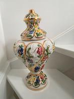 Vaas rondom bloemen goud, Antiek en Kunst, Antiek | Vazen, Ophalen of Verzenden