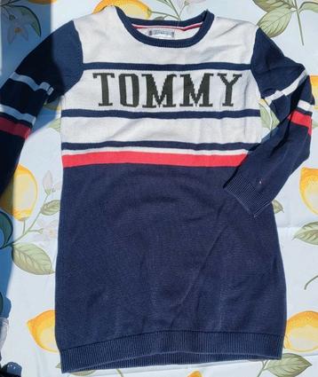 Jurkje Tommy Hilfiger maat 104 beschikbaar voor biedingen