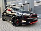 Ford Focus 1.5 ST-Line *XENON*150PK*NAVI*RED ON BLACK, Auto's, Stof, 4 cilinders, 150 pk, Zwart