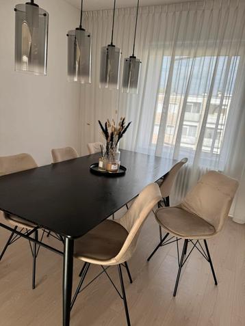Set 6 eetstoelen Beige velvet eetstoelen met zwart onderstel beschikbaar voor biedingen