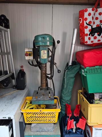 King Bench Drilling Machine - Kolomboormachine beschikbaar voor biedingen