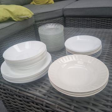 Ikea servies borden beschikbaar voor biedingen