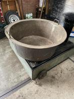 Antieke koperen (hout) bak koper, Ophalen