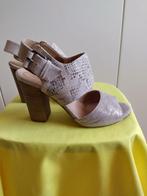 Te koop aangeboden: Perfecte dames zomerschoen  , Luca Ferri , Beige, Ophalen of Verzenden, Zo goed als nieuw