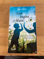 God begint klein - Pieter Both, Ophalen of Verzenden, Zo goed als nieuw, Christendom | Protestants