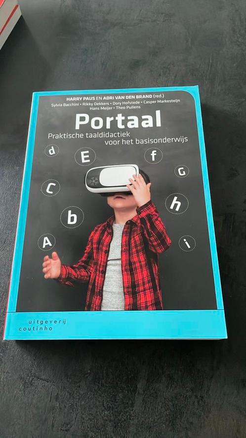 Adri van den Brand - Portaal, Boeken, Wetenschap, Zo goed als nieuw, Sociale wetenschap, Ophalen of Verzenden