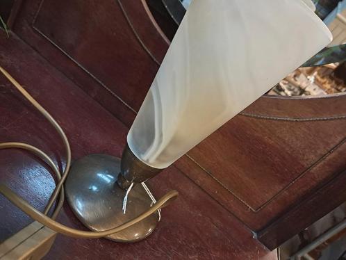 Tafellamp met matglazen kelkvormige kap, Huis en Inrichting, Lampen | Wandlampen, Zo goed als nieuw, Ophalen of Verzenden