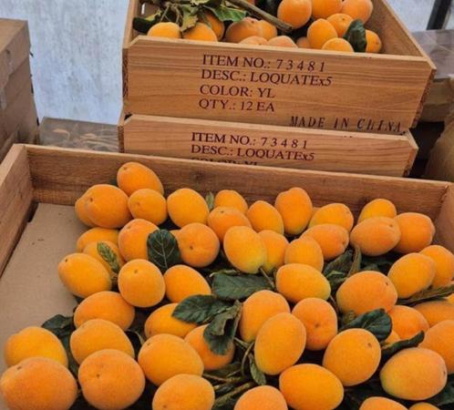 Kunst, Dummy, Decoratie, Nep nispero of wel Loquat fruit, Hobby en Vrije tijd, Feestartikelen, Nieuw, Versiering, Overige, Ophalen of Verzenden