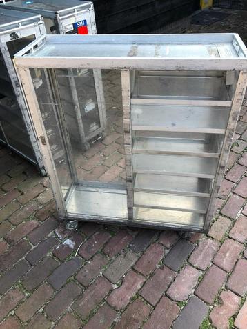 v.liegtuigtrolley beschikbaar voor biedingen