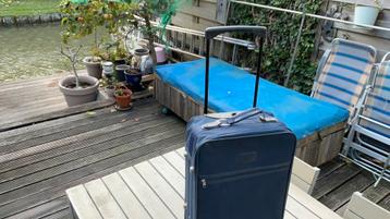 Rolkoffer beschikbaar voor biedingen