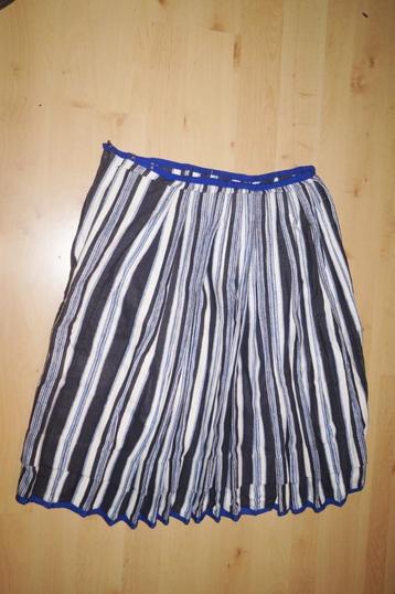 blauw/zwart/wit gestreepte rok, Staphorster klederdracht beschikbaar voor biedingen