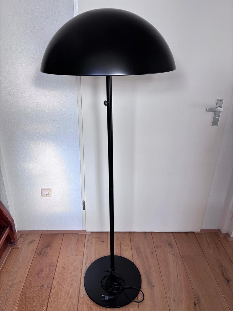 IKEA Brassa staande lamp zwart, Ophalen, Gebruikt, Metaal, Modern