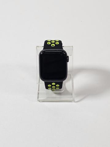 Apple Watch Series 5 - 40mm - Zwart - Zwart met groen band beschikbaar voor biedingen