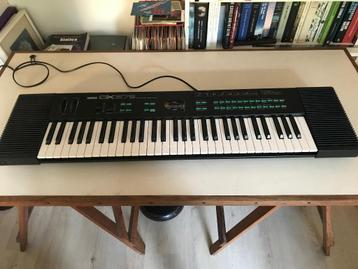 Yamaha DX27S beschikbaar voor biedingen