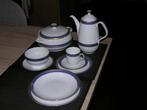 vintage servies met blauwe rand, Ophalen