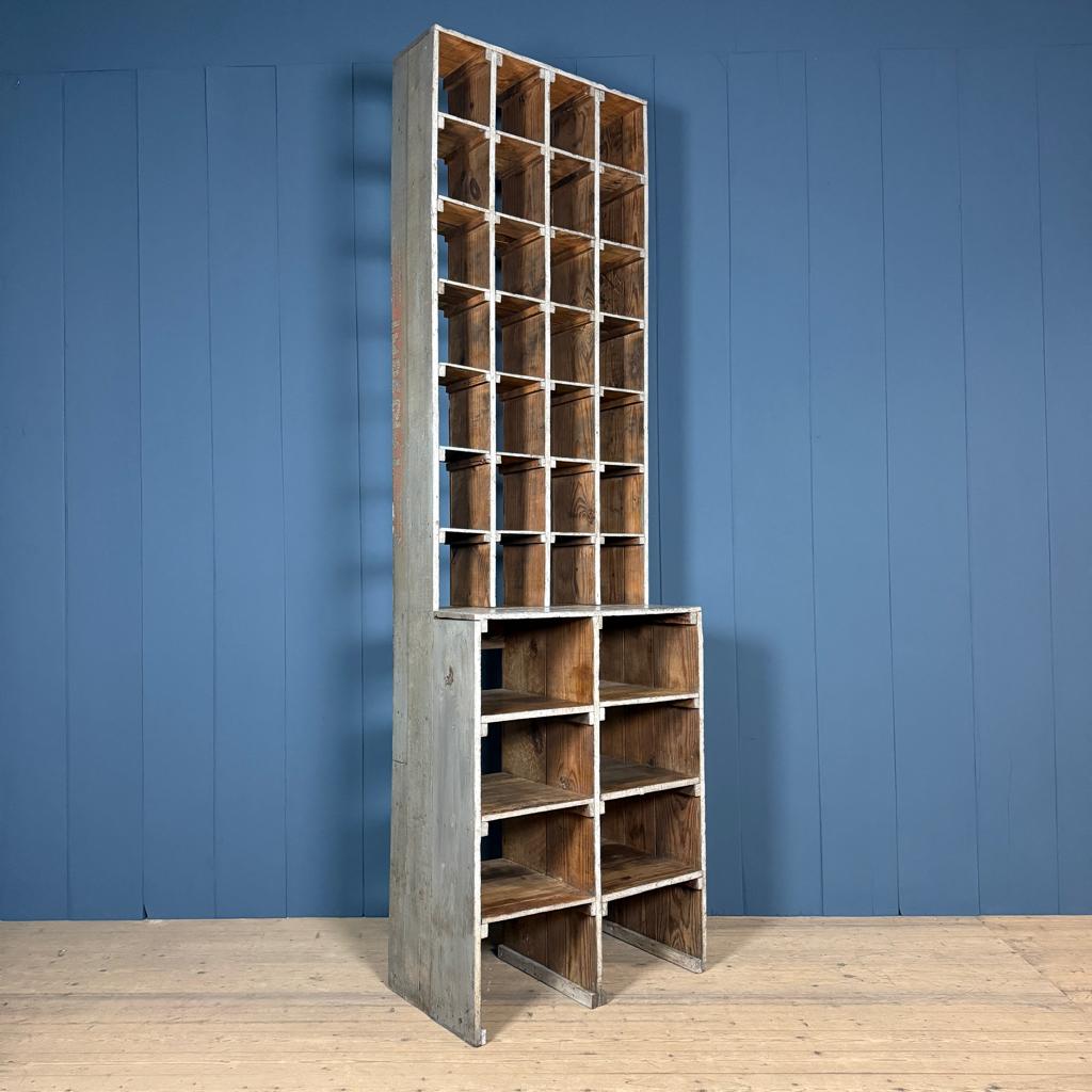 Grote oude industriële houten werkplaats vakkenkast vintage, Antiek en Kunst, Antiek | Meubels | Kasten, Ophalen