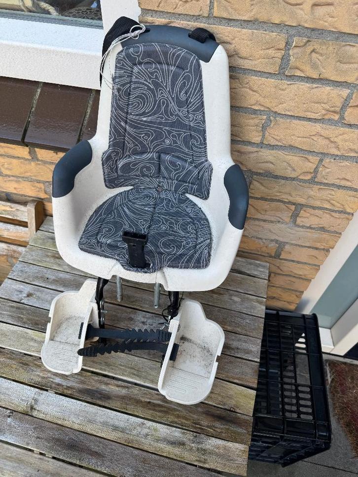 Bobike Mini+ Front Bicycle Seat (White) + wind protector, Fietsen en Brommers, Fietsaccessoires | Fietsstoeltjes, Gebruikt, Voorzitje