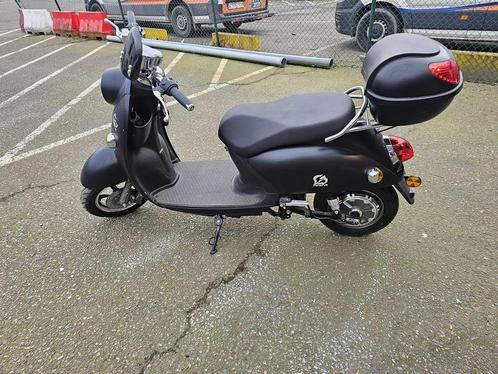 Minerva - Elektrische scooter - Brommer, Fietsen en Brommers, Brommers | Overige merken, Gebruikt