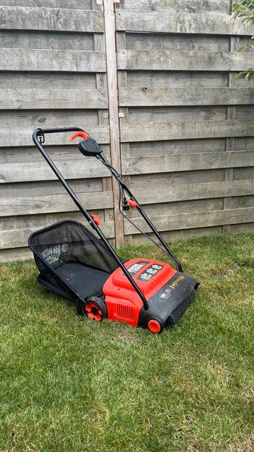 Black & Decker GD300-QS Verticuteermachine beschikbaar voor biedingen