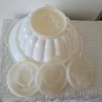 Tupperware puddingvorm 7-delig diameter 20 cm, Ophalen of Verzenden, Zo goed als nieuw, Wit, Overige typen