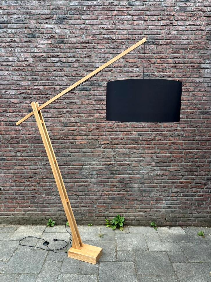 Grote, staande lamp incl. kap, gerecycled eiken, Huis en Inrichting, Lampen | Vloerlampen, 200 cm of meer, Hout, Ophalen