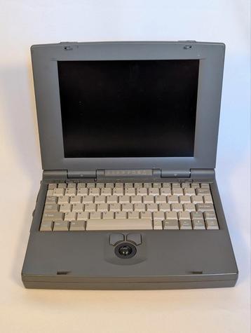 Vintage Escom laptop – werking onbekend – zonder oplader beschikbaar voor biedingen