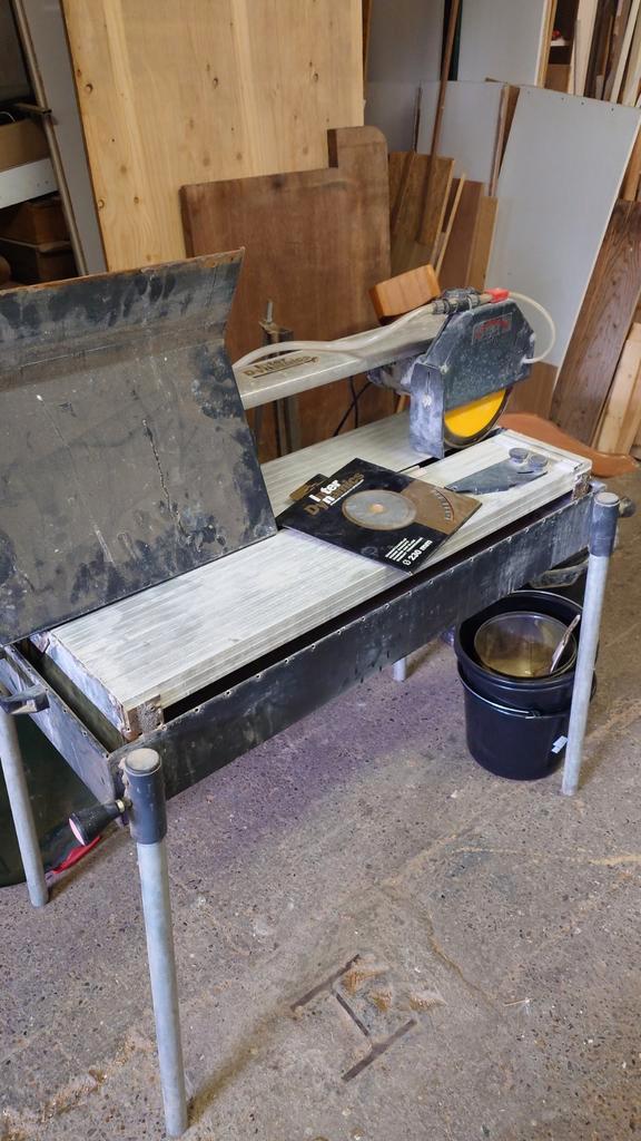 Tegelzaag, Doe-het-zelf en Verbouw, Gereedschap | Zaagmachines, Gebruikt, Cirkelzaag, 600 tot 1200 watt, 30 tot 70 mm, Ophalen