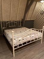 Romantisch bed, Huis en Inrichting, Ophalen, Romantisch Landelijk Brocante, Nieuw, 140 cm