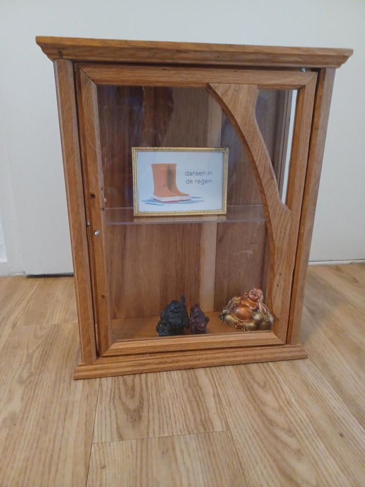 Klein vitrinekastje, Huis en Inrichting, Kasten | Vitrinekasten, Gebruikt, Minder dan 100 cm, Minder dan 50 cm, 25 tot 50 cm, Met deur(en)