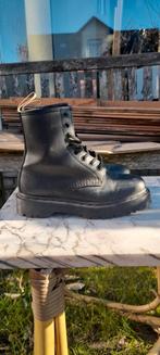 dr martens vegan 38, Ophalen of Verzenden, Zo goed als nieuw, Noren