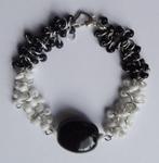 Handgemaakte zwart/witte Shaggy loop armband (161), Overige materialen, Zwart, Nieuw, Ophalen of Verzenden