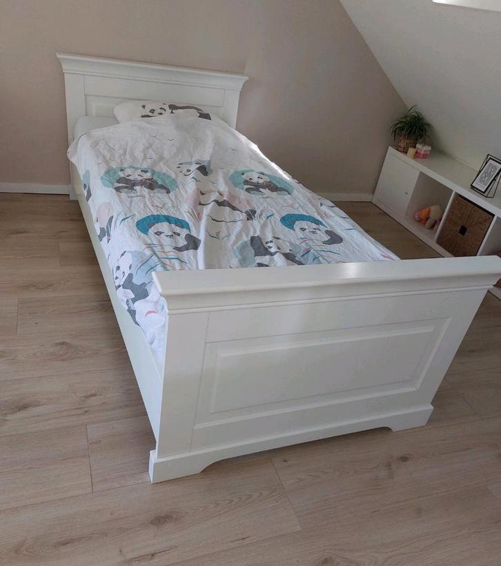 Bed 90x200 Kidsmill, Kinderen en Baby's, Kinderkamer | Bedden, Zo goed als nieuw, 180 cm of meer, 85 tot 100 cm, Lattenbodem, Ophalen of Verzenden