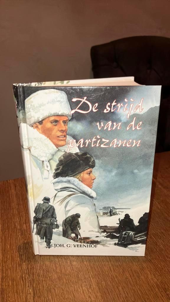 KR-10 Joh.G. Veenhof - Deel 3 De strijd van de partizanen, Boeken, Avontuur en Actie, Gelezen, Ophalen of Verzenden