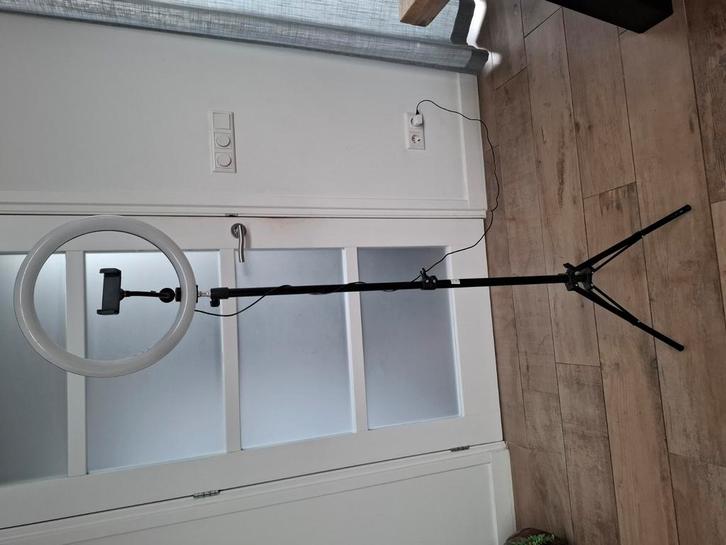 Selfie lamp/tiktok lamp op statief, Huis en Inrichting, Lampen | Vloerlampen, Gebruikt, 150 tot 200 cm, Ophalen of Verzenden