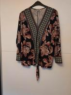 Nieuw soepel vallend shirt met knoopdetail., Kleding | Dames, T-shirts, Zwart, Maat 42/44 (L), Nieuw, Ophalen of Verzenden