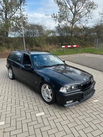 Bmw E36 323i 6 Cilinder 2.5liter M-Pakket 1996 VERKOCHT!! beschikbaar voor biedingen