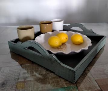 groot dienblad vintage groen beschikbaar voor biedingen