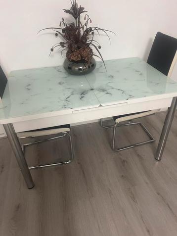 Stijlvolle Uitschuifbare Eettafel Wit Marmerlook Glas Chroom beschikbaar voor biedingen