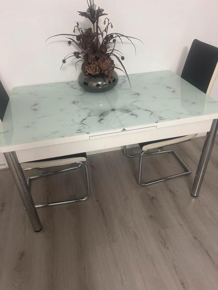 Stijlvolle Uitschuifbare Eettafel Wit Marmerlook Glas Chroom, Huis en Inrichting, Tafels | Eettafels, Zo goed als nieuw, 50 tot 100 cm